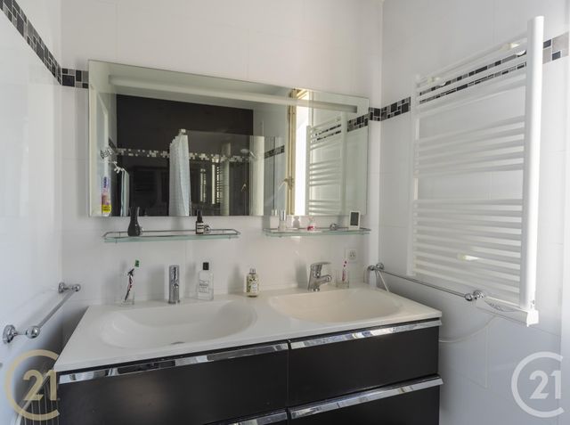 Appartement F3 à vendre - 3 pièces - 64.53 m2 - MANDELIEU LA NAPOULE - 06 - PROVENCE-ALPES-COTE-D-AZUR - Century 21 Marina Immobilier