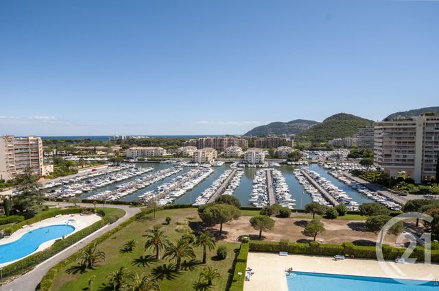 Appartement F4 à vendre - 4 pièces - 102.46 m2 - MANDELIEU LA NAPOULE - 06 - PROVENCE-ALPES-COTE-D-AZUR - Century 21 Marina Immobilier