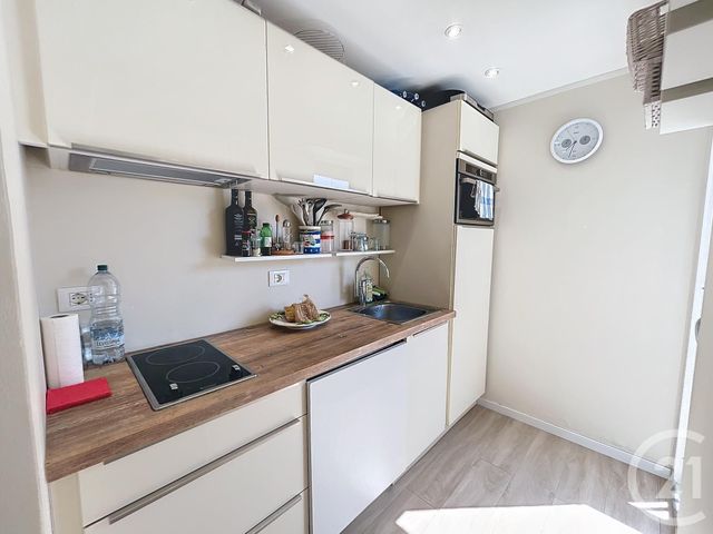 Afficher la photo en grand Appartement F1 à vendre - 1 pièce - 27.22 m2 - MANDELIEU LA NAPOULE - 06 - PROVENCE-ALPES-COTE-D-AZUR - Century 21 Marina Immobilier