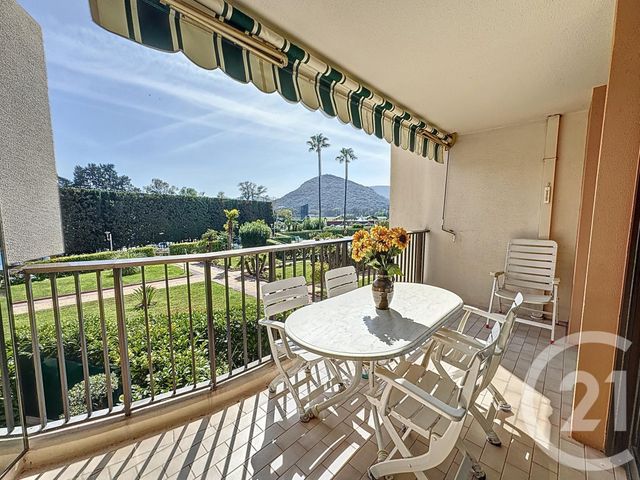 Appartement F3 à vendre - 3 pièces - 88.51 m2 - MANDELIEU LA NAPOULE - 06 - PROVENCE-ALPES-COTE-D-AZUR - Century 21 Marina Immobilier