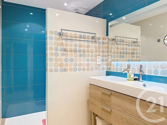 Afficher la photo en grand Appartement F5 à vendre - 5 pièces - 122.57 m2 - MANDELIEU LA NAPOULE - 06 - PROVENCE-ALPES-COTE-D-AZUR - Century 21 Marina Immobilier