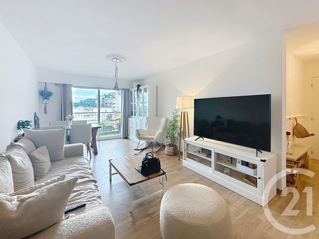 Appartement F4 à vendre - 4 pièces - 79.54 m2 - MANDELIEU LA NAPOULE - 06 - PROVENCE-ALPES-COTE-D-AZUR - Century 21 Marina Immobilier