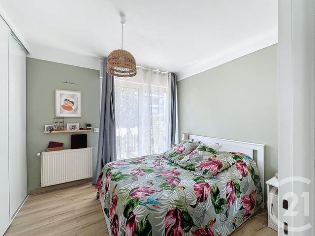 Afficher la photo en grand Appartement F3 à vendre - 3 pièces - 69.01 m2 - MANDELIEU LA NAPOULE - 06 - PROVENCE-ALPES-COTE-D-AZUR - Century 21 Marina Immobilier